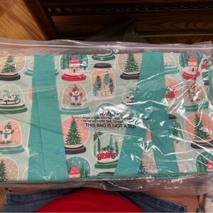 Thirty One Medium Tote NWT